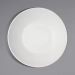 צלחת Bauscher עמידה ואיכותית, בעלת שוליים רחבים ומראה אלגנטי.