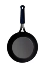 מחבת ברזל יצוק עמוקה 22 ס"מ צילום מוצר נקי