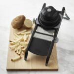 מנדולינת סווינג פלוס מבית de Buyer לחיתוך ירקות ופירות.