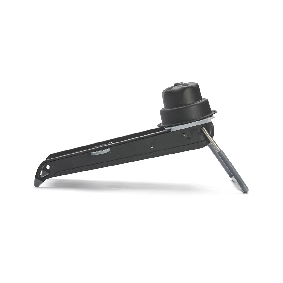 דוחף ארגונומי ומגלשה בטיחותית במנדולינת de Buyer. מגוון להבים לחיתוך חלק, גלי, ז'וליאן וופל במנדולינת de Buyer.