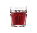 כוסות רדיאנט Libbey על שולחן בר, כוסות קוקטייל ו-וויסקי, אווירה יוקרתית.