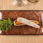 צלחת פורצלן מלבנית דמוי עץ חום 33*18 ס"מ RAK