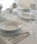 שולחן ערוך בסגנון מלכותי עם סט הפורצלן האייקוני Maria Kristin של Tafelstern.