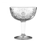 סט של שש כוסות קוקטייל על רגל מזכוכית מעוטרת מדגם Hobstar של Libbey, כל כוס בנפח 250 מ"ל.