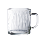 כוס זכוכית שקופה בעיצוב פסים גליים מבית המותג הצרפתי Arcoroc.