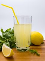 כוס נמוכה ויציבה, מתאימה למשקאות קצרים, ויסקי וקוקטיילים.