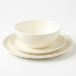 סט אוכל 3 חלקים RAK Nano Porcelain בצבע שמנת – צלחות וקערה.