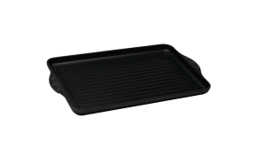 צילום מלמעלה של פלנצ'ת גריל Swiss Diamond 43x28 ס"מ, המדגיש את גודלה ועיצובה.