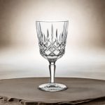 כוס יין קריסטל 350 מ"ל, משלבת עיצוב מסורתי עם איכות גרמנית.
