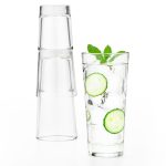 כוס הייבול אנדוור בודדת מוארת על רקע כהה, המדגישה את הברק והעיצוב הקלאסי.