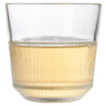 כוסות Royal Leerdam Rayo מוצגות על שולחן, מוכנות להגשה יומיומית או לאירוח.