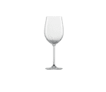 שתי כוסות יין אדום אלגנטיות מבית Zwiesel Glas, סדרת Prizma, עשויות קריסטל עם אופטיקה ייחודית.