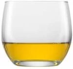 כוס וויסקי Schott Zwiesel Banquet 400 מ"ל עם קרח ומשקה כהה.
