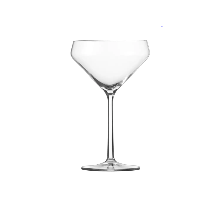 מרטיני קלאסי מוגש בכוס pure גבוהה של Schott Zwiesel, עם גבעול דק וקוטר רחב. כוס מרטיני Schott Zwiesel Belfesta 343 מ"ל, קריסטל שקוף בעיצוב קלאסי חלק.
