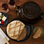 ⁦אופה לחם עגול עם קערת לישה בעבודת יד Emile Henry- שחור⁩ – תמונה ⁦4⁩