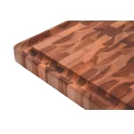 קרש חיתוך והגשה Tramontina Cubus, מסדרת Churrasco, המשלב יופי טבעי של עץ טיק איכותי ועמידות גבוהה.