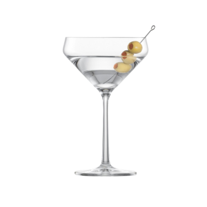 כוס מרטיני יוקרתית של Schott Zwiesel, עם עיצוב זוויתי ייחודי המדגיש את ארומת המשקה ואת הטמפרטורה המושלמת.