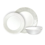 סט כלי אוכל Corelle Knox 18 חלקים. כלים עגולים לבנים עם דפוס משושים עדין בגוונים עמומים של אפור מרווה.
