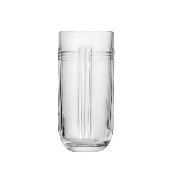 כוס הייבול The Gats של Libbey בנפח 360 מ"ל. מציגה את עיצוב הארט דקו הקלאסי עם עיטור מובלט דמוי זכוכית חתוכה. כוס Libbey The Gats 360 מ"ל מונחת על שולחן מבריק, משדרת אלגנטיות נצחית. מדגיש את זוהר שנות העשרים.