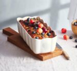 כלי מטבח מעוצב של אמיל הנרי המתאים לאפייה והגשה אלגנטית.