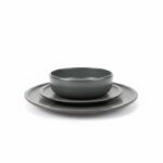 מערכת אוכל יוקרתית מפורצלן RAK בצבע ירוק מט-משי על רקע לבן מבודד.