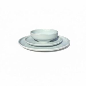 תצוגת סט צלחות לבנות יוקרתיות 18 חלקים בעיצוב מודרני Shiro