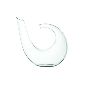 דקנטר קריסטל יוקרתי Spiegelau Highline (מק"ט 32H0157) על רקע לבן נקי. מבט חזיתי על דקנטר שפיגלאו מסדרת הייליין בעיצוב אצילי וגבוה.