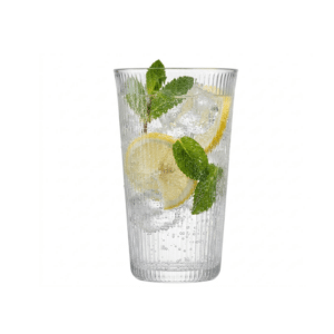 כוס גבוהה (Highball) למים ומיצים עם קרח ונענע בסטייל יוקרתי.
