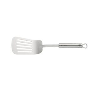 תקריב על הראש הדק והגמיש של מרית WMF Profi Plus על רקע לבן נקי