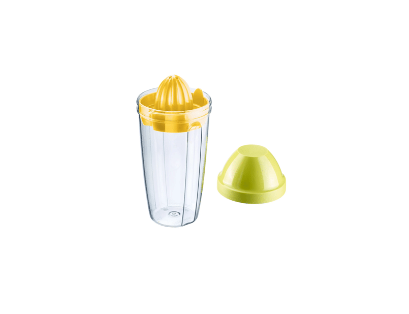 זווית פרופיל של שייקר 0.5 ליטר סדרת Press and Shake Westmark תקריב על המסחטה המובנית והמכסה של שייקר Westmark Press and Shake