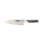 אחיזה נוחה ובטוחה בידית השקעים של סכין Global G-57. עיצוב יפני מודרני מנירוסטה בסכין סנטוקו 16 ס"מ דגם G-57. להב ישר וחד לעבודה מהירה על קרש חיתוך בסכין Global G-57. סכין מטבח עמידה לקורוזיה תוצרת יפן דגם Global G-57 על רקע לבן. סכין גלובל G-57 מונחת ישר במבט עליון על משטח לבן. כלי חיתוך בסיסי ואיכותי למטבח: סכין סנטוקו Global G-57. סכין סנטוקו יפנית 160 מ"מ מבית Yoshikin דגם G-57. פלדה מחוסמת בקרח בלהב סכין סנטוקו Global G-57 על רקע לבן.