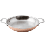 מחבת נחושת ונירוסטה 3 שכבות 2 ידיות Paderno Serie 15600 על רקע לבן מחבת נחושת איטלקית במבנה 3 שכבות היקפי עם שתי ידיות מבית פדרנו צילום מוצר מחבת נחושת 2 ידיות אחיזה על רקע לבן נקי מחבת נירוסטה מצופה נחושת 3-Ply דגם 15615-24 מבית Paderno מחבת נחושת יוקרתית שתי ידיות להגשה על רקע לבן
